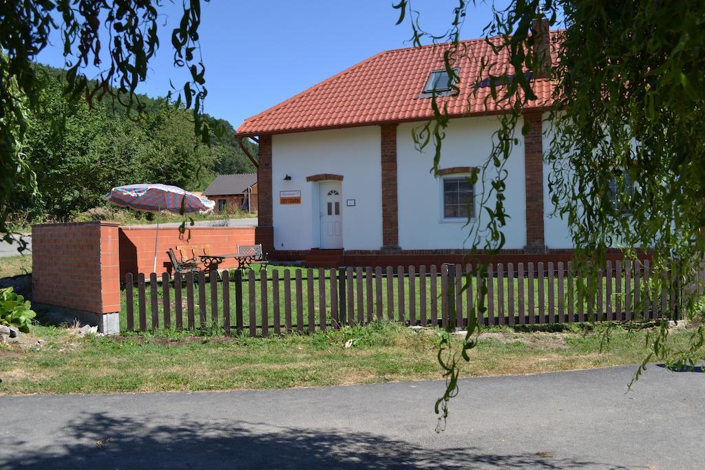Apartman75 Tisnov Esterno foto